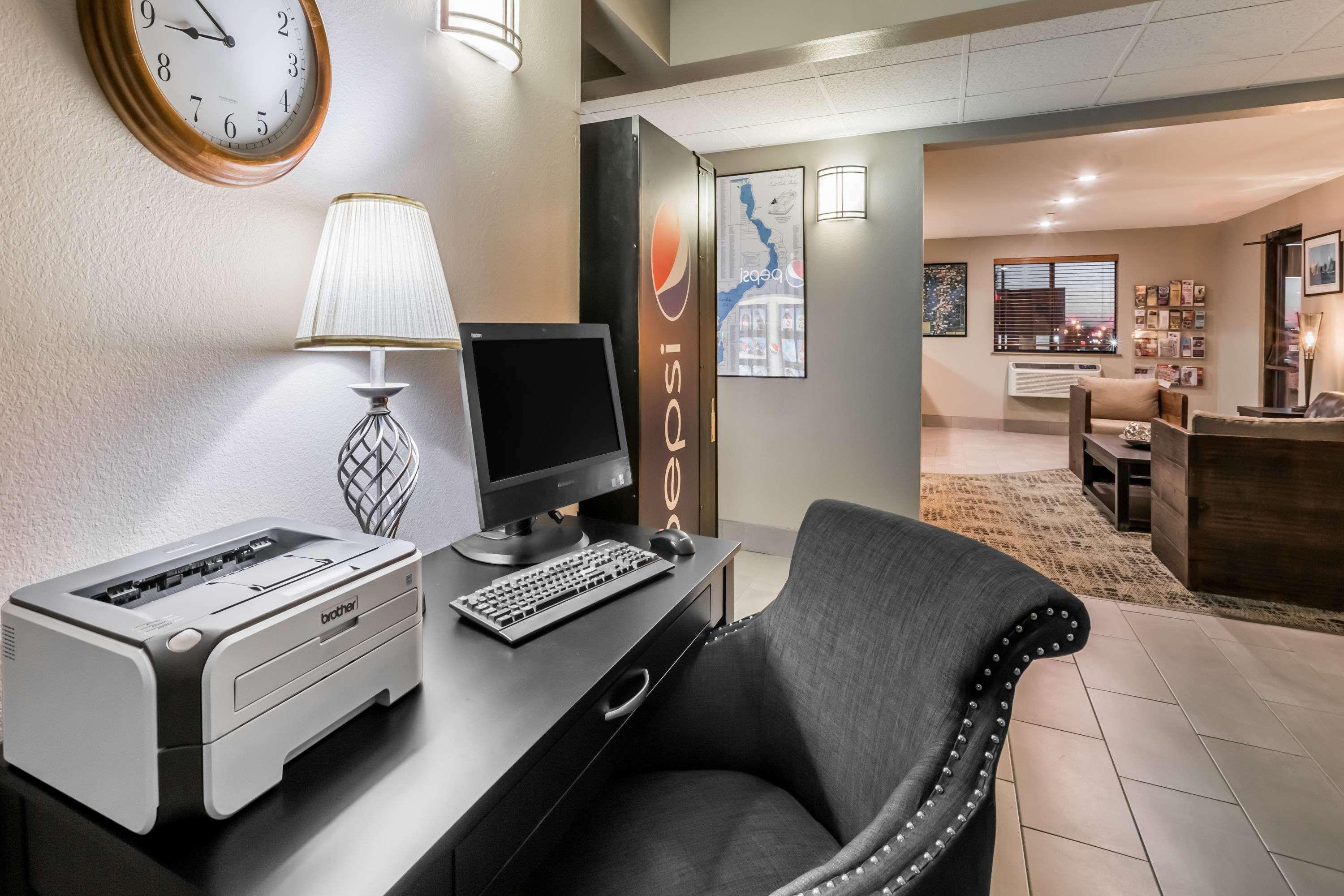 Super 8 By Wyndham Spirit Lake/okoboji 2*